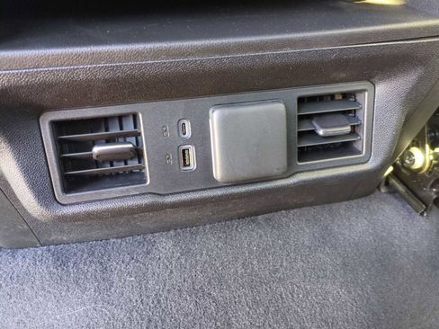 Used 2025 GMC Sierra 1500 SLT image 21