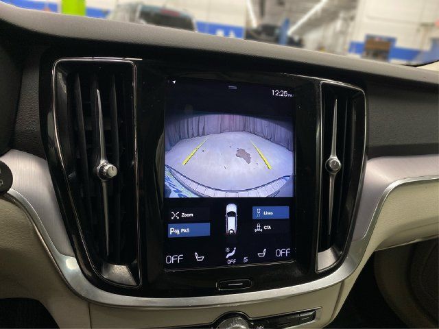 Used 2020 Volvo V60 T5 Cross Country w/ Protection Package Premier AWD/4WD image 32