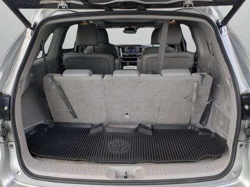 Used 2018 Toyota Highlander Limited Platinum FWD image 14