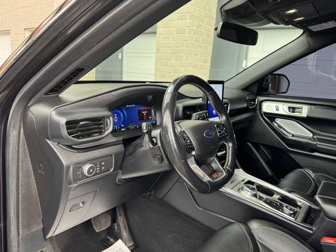 Used 2020 Ford Explorer ST w/ Premium Technology Package AWD/4WD image 17