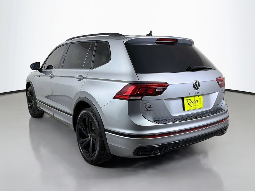 Used 2024 Volkswagen Tiguan SE R-Line AWD/4WD image 8