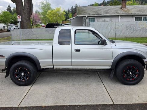 Used 2004 Toyota Tacoma 4x4 Xtracab V6 image 4