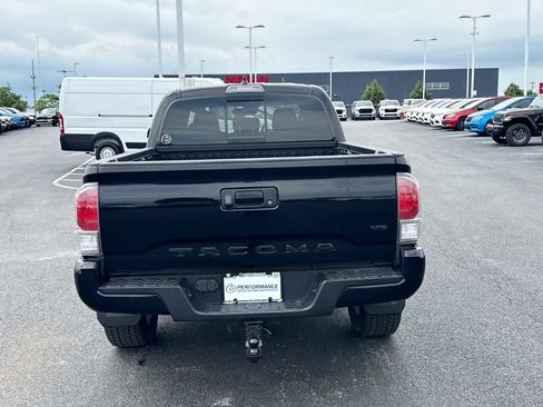 Used 2021 Toyota Tacoma TRD Sport AWD/4WD image 4