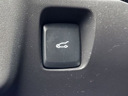 Used 2016 Ford Fusion SE FWD image 24