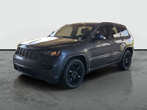 Used 2019 Jeep Grand Cherokee Altitude RWD image 4
