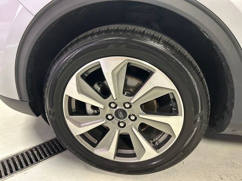 Used 2023 Ford Escape Platinum AWD/4WD image 9