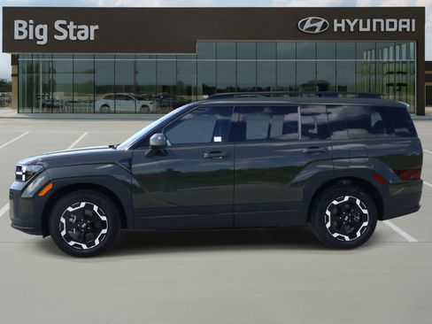 Used 2025 Hyundai Santa Fe SEL FWD image 2