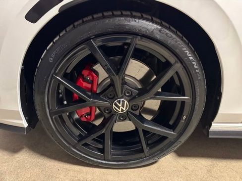 Used 2024 Volkswagen GTI SE image 40
