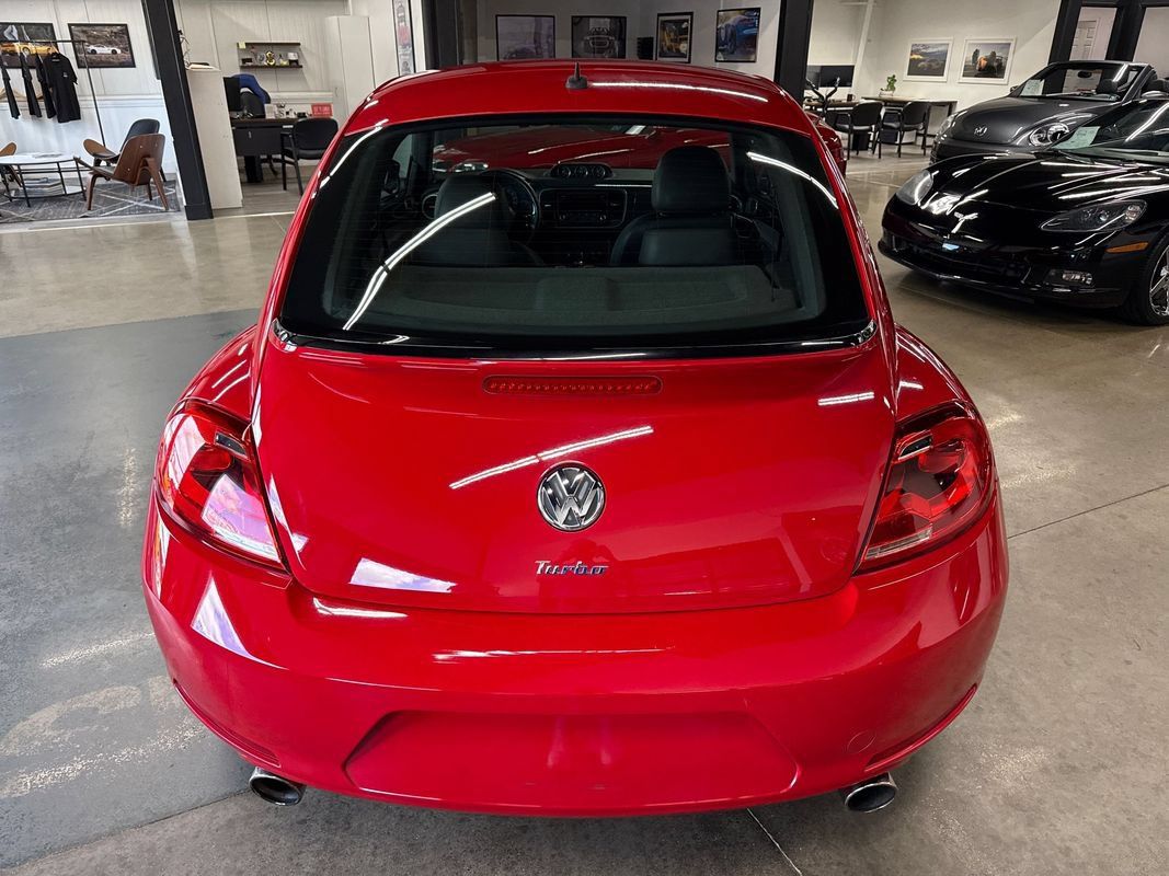 Used 2012 Volkswagen Beetle 2.0T FWD image 7