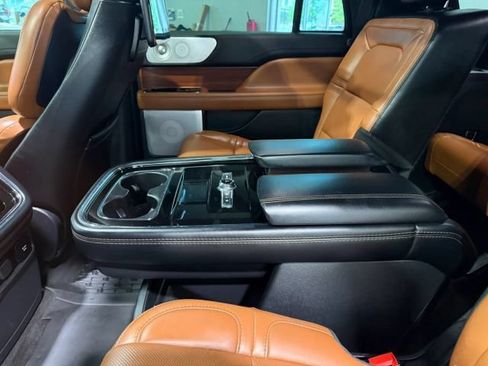 Used 2021 Lincoln Navigator L Reserve RWD image 38