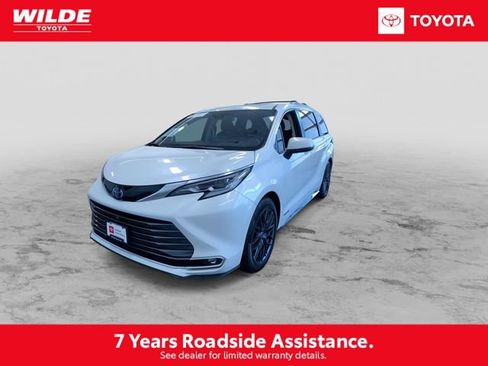 Certified 2021 Toyota Sienna Platinum AWD/4WD image 5