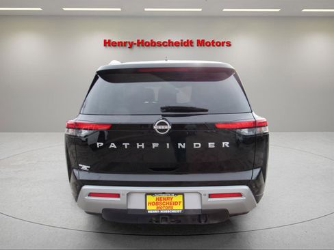 Used 2022 Nissan Pathfinder SL w/ SL Premium Package image 3