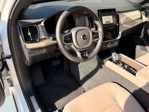 New 2026 Volvo XC90 T8 Plus image 4