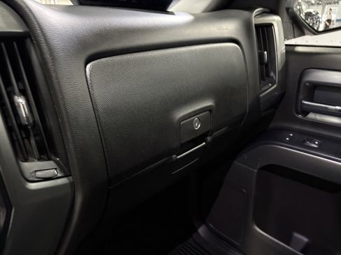 Used 2018 Chevrolet Silverado 1500 LT w/ LT Eassist Package image 19