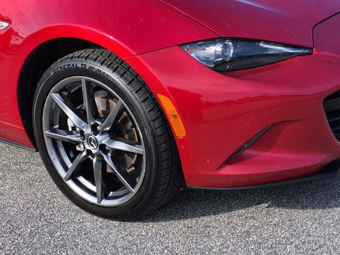 Used 2017 MAZDA MX-5 Miata RF Grand Touring RWD image 9