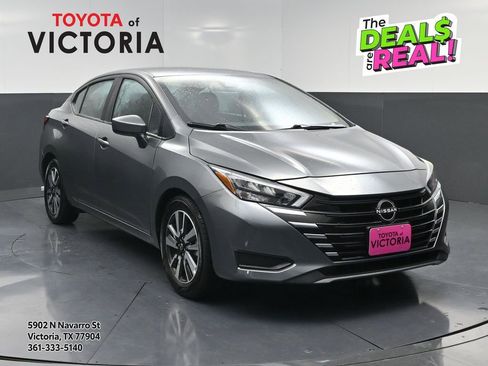 Used 2025 Nissan Versa SV FWD image 1