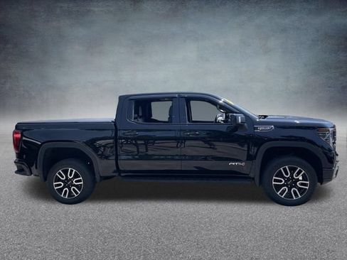 Used 2025 GMC Sierra 1500 AT4 w/ AT4 Premium Package AWD/4WD image 5