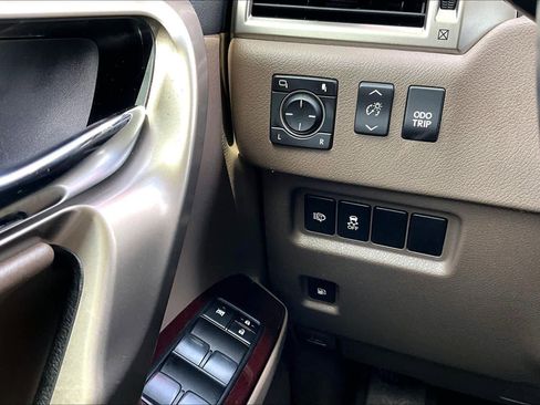 Used 2019 Lexus GX 460 Premium image 35