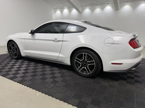 Used 2018 Ford Mustang Premium image 5
