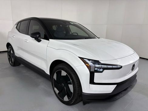 New 2026 Volvo EX30 Plus image 2
