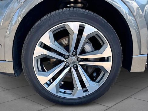 Used 2019 Audi Q8 Premium Plus image 11
