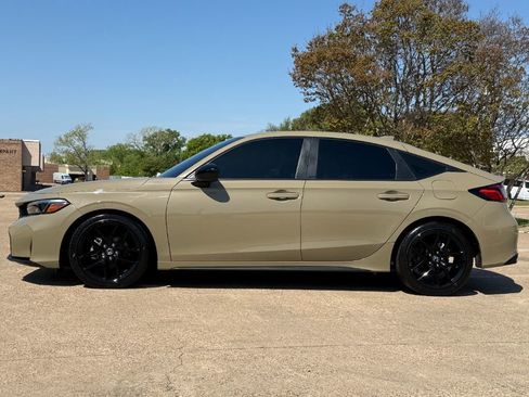 Used 2025 Honda Civic Sport image 3