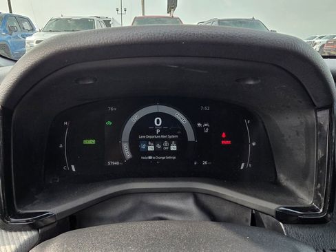 Used 2025 Toyota Camry SE FWD image 14