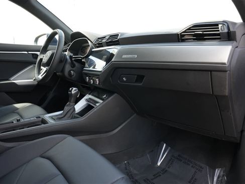 Used 2025 Audi Q3 2.0T Premium image 23