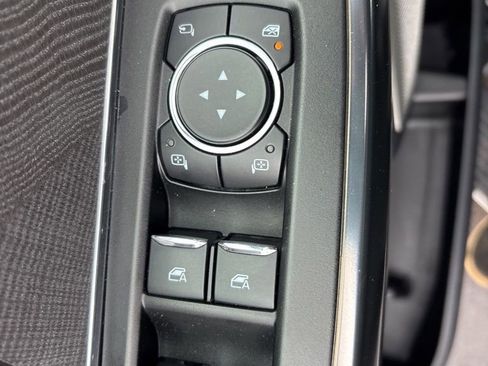 Used 2024 Ford F450 Platinum w/ FX4 Off-Road Package image 18