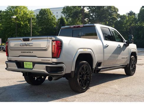 New 2026 GMC Sierra 2500 Denali Ultimate w/ LPO, Black Badging Package AWD/4WD image 8