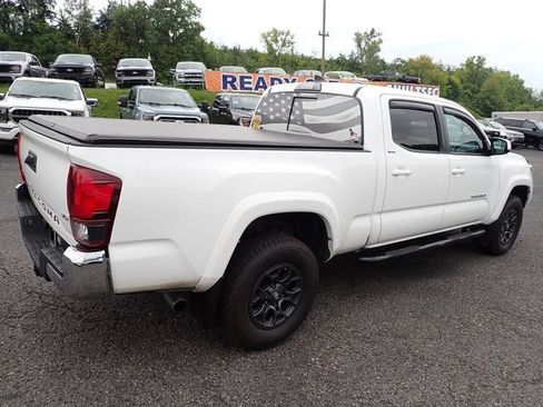 Used 2018 Toyota Tacoma SR5 AWD/4WD image 6