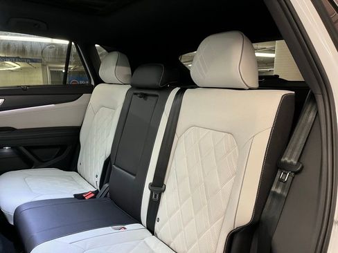 New 2026 Volkswagen Atlas Cross Sport SEL Premium R-Line AWD/4WD image 22