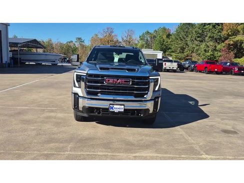New 2026 GMC Sierra 2500 SLE w/ SLE Value Package; image 3