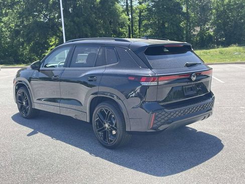 New 2026 Volkswagen Tiguan SE R-Line FWD image 4