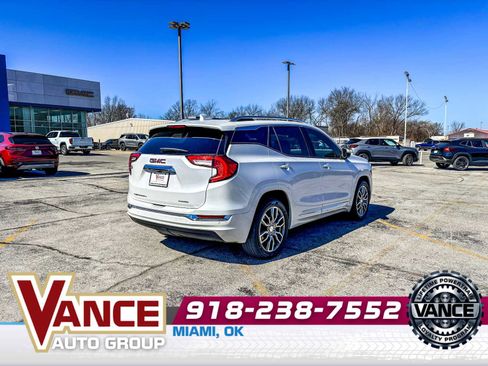 Used 2022 GMC Terrain Denali w/ Denali Premium Package image 7