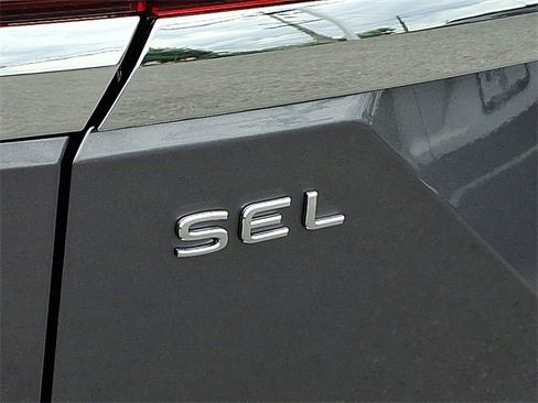 New 2025 Volkswagen Atlas SEL image 21