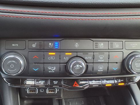 Used 2025 Dodge Durango GT image 14