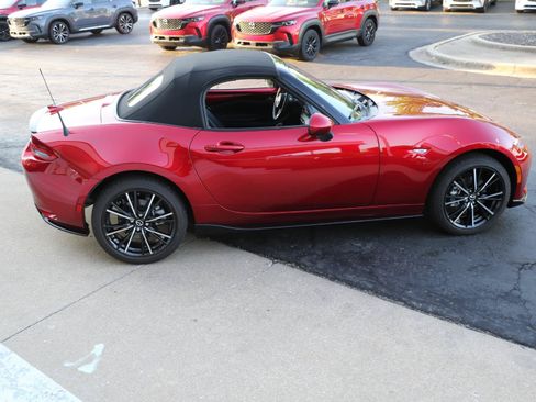 Certified 2026 MAZDA MX-5 Miata Grand Touring w/ Appearance Package RWD image 5