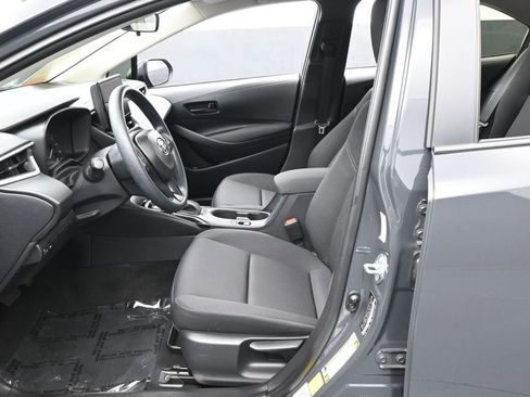 Used 2025 Toyota Corolla LE FWD image 11