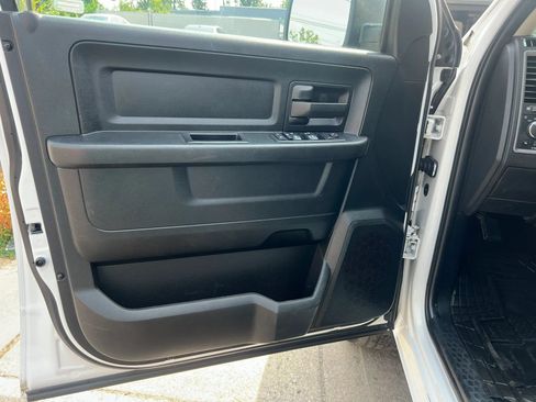 Used 2017 RAM 1500 Express AWD/4WD image 11