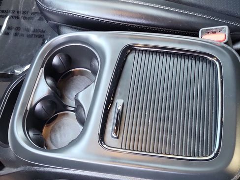 Used 2023 Chrysler Pacifica Touring-L w/ S Appearance Package image 12