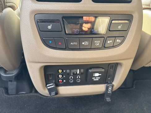 Used 2018 Honda Pilot Elite image 18