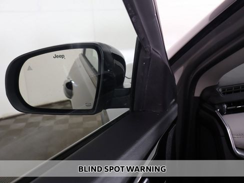 Used 2022 Jeep Compass Limited image 4