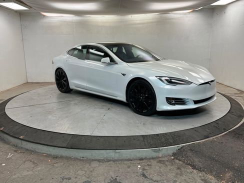 Used 2020 Tesla Model S Long Range image 7