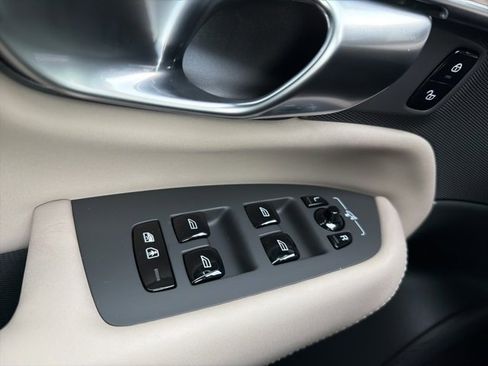 New 2026 Volvo XC90 B6 Plus w/ Protection Package Premier image 22