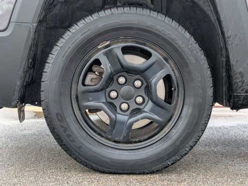 Used 2017 Jeep Renegade Sport w/ Power & Air Group image 14