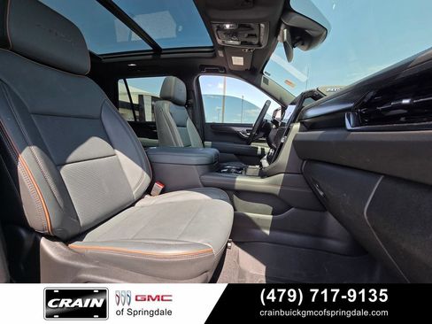 Used 2025 GMC Yukon AT4 AWD/4WD image 31