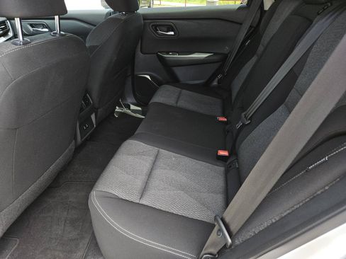 Used 2025 Nissan Rogue SV AWD/4WD image 29