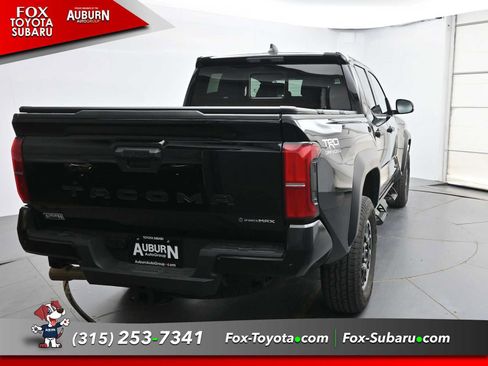 Used 2025 Toyota Tacoma TRD Off-Road AWD/4WD image 4