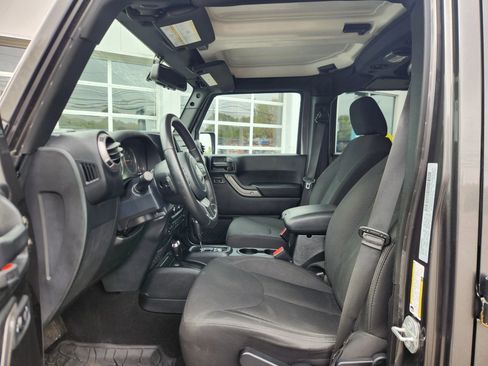 Used 2018 Jeep Wrangler Unlimited Sport AWD/4WD image 26
